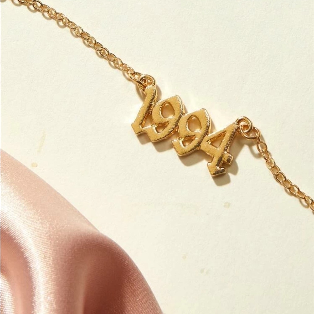 LAST ONE 1994 Old English Birth Year Necklace - Picture 5 of 6